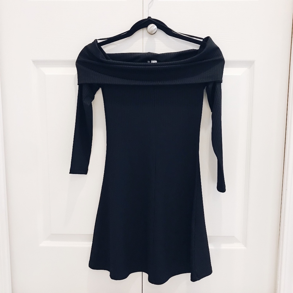 ❗3/$20 H&M off the shoulder dress